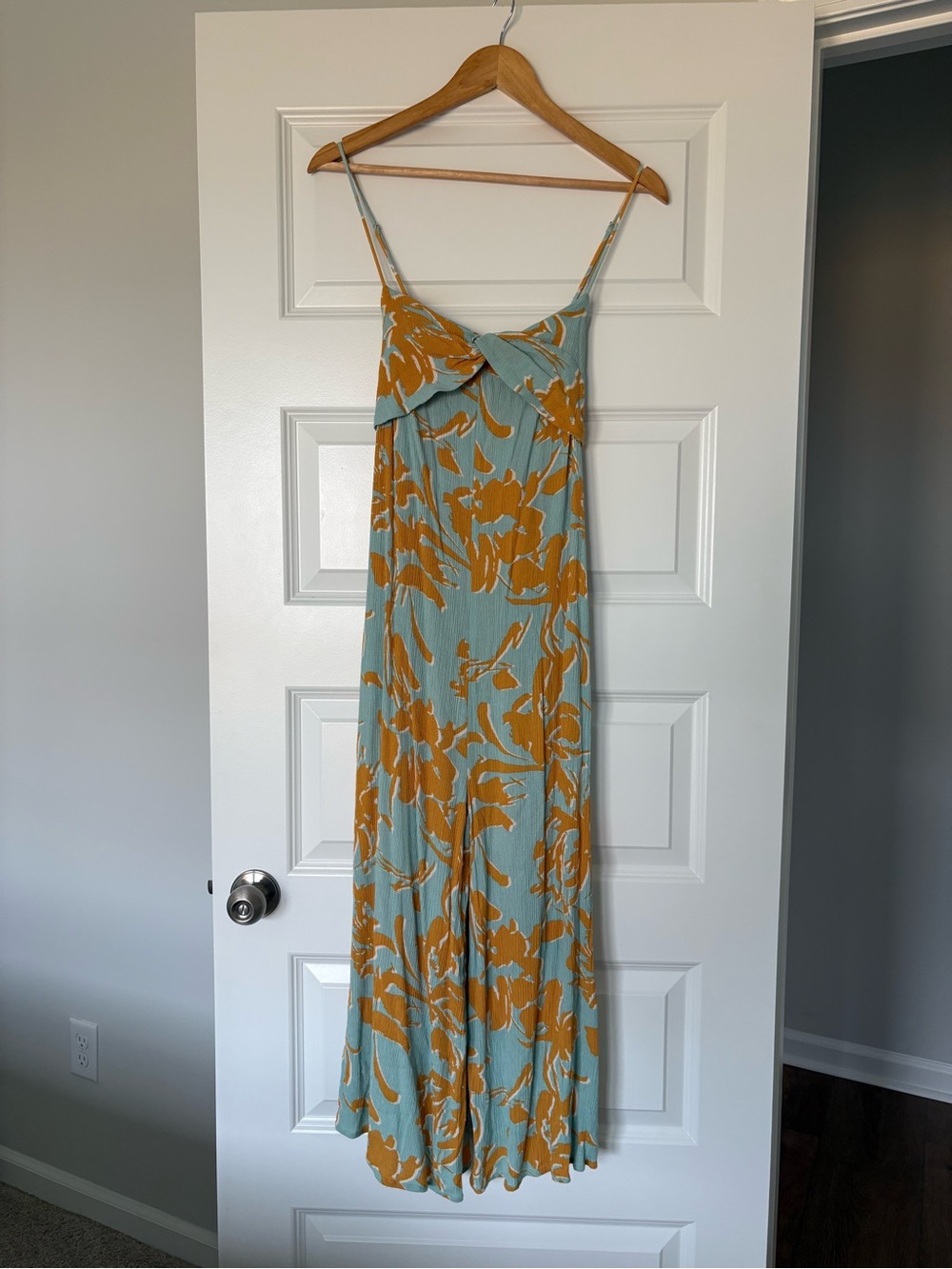 NWOT Floral Lightweight Romper Resort Outfit Summer Vacation Dress Size M
